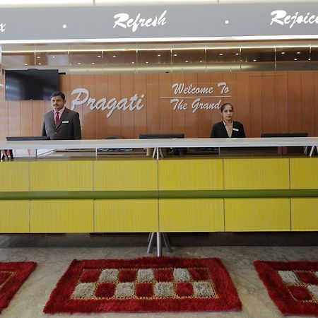 אחמדאבאד Hotel Pragati The Grand מראה חיצוני תמונה