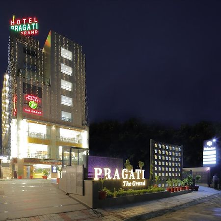 אחמדאבאד Hotel Pragati The Grand מראה חיצוני תמונה
