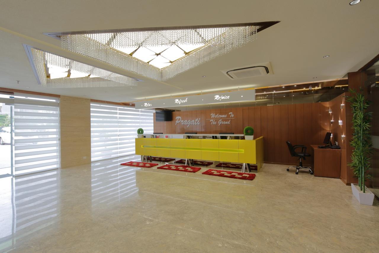 אחמדאבאד Hotel Pragati The Grand מראה חיצוני תמונה