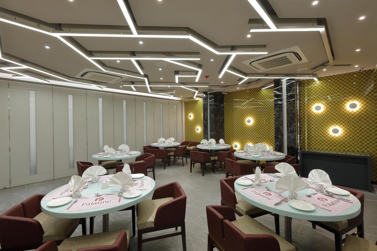 אחמדאבאד Hotel Pragati The Grand מראה חיצוני תמונה