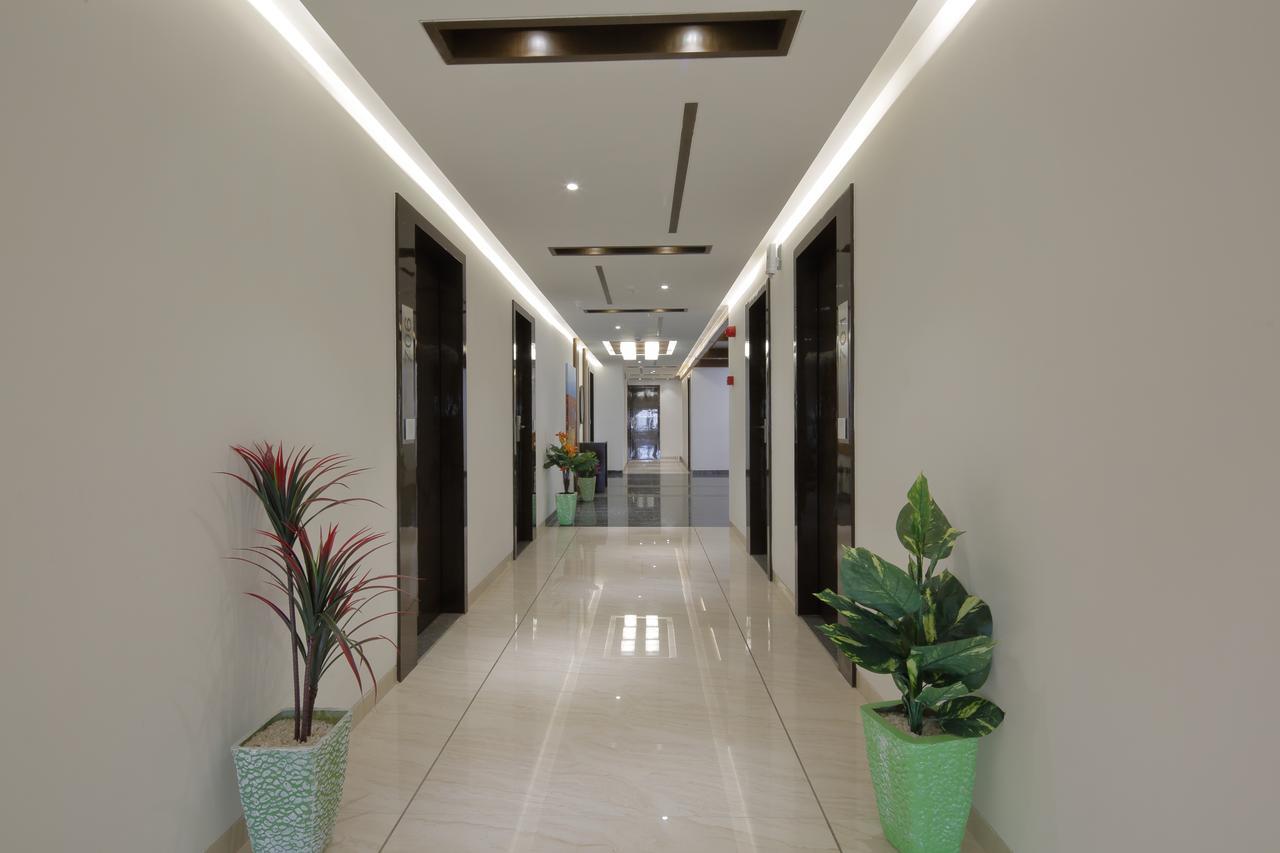 אחמדאבאד Hotel Pragati The Grand מראה חיצוני תמונה