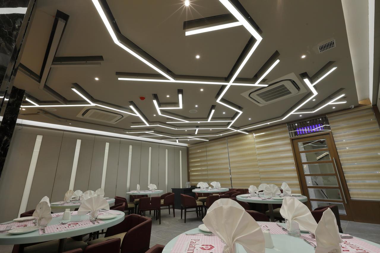 אחמדאבאד Hotel Pragati The Grand מראה חיצוני תמונה