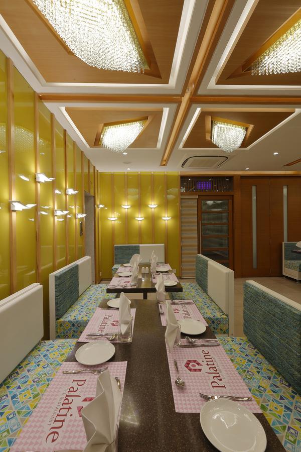 אחמדאבאד Hotel Pragati The Grand מראה חיצוני תמונה